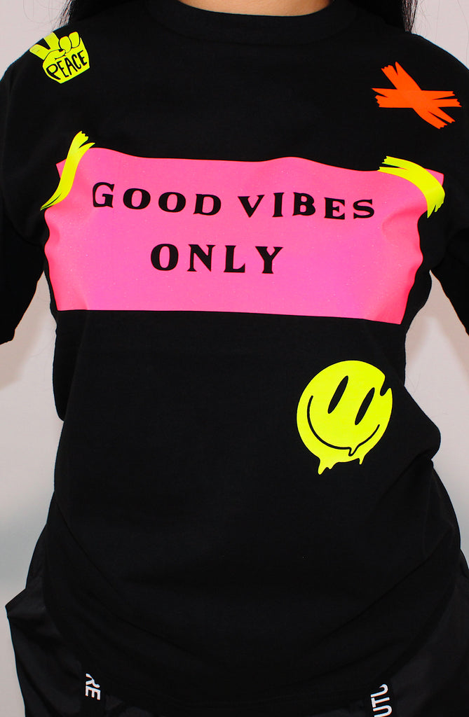 GOOD VIBES ONLY Graphic T-Shirt